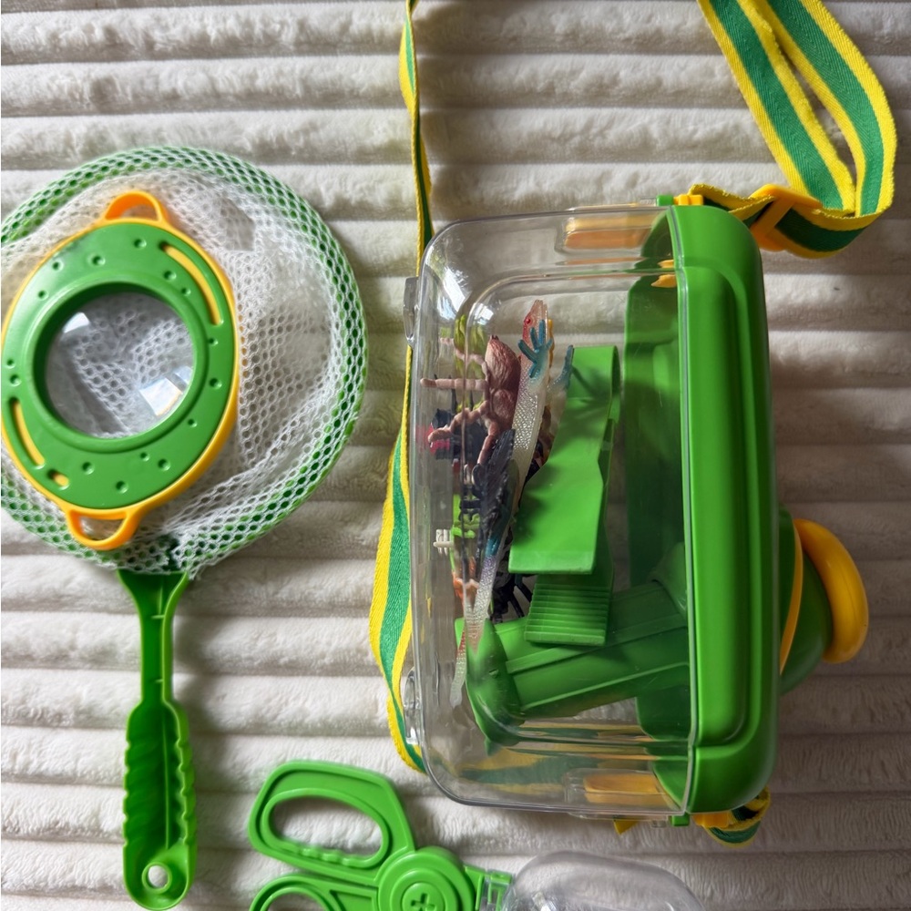 Green Bug Catcher Kit with Net and Tools